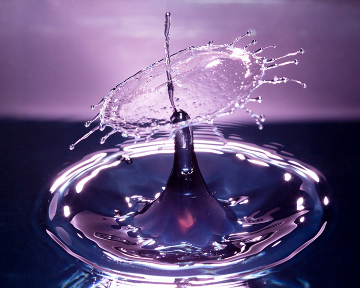 反渗透纯净水处理设备的应用与特点